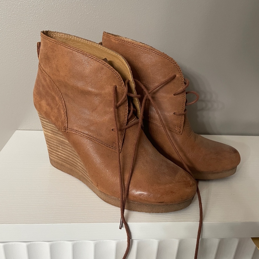 Lucky Brand Taheeti Tan Wedge Ankle Boots
